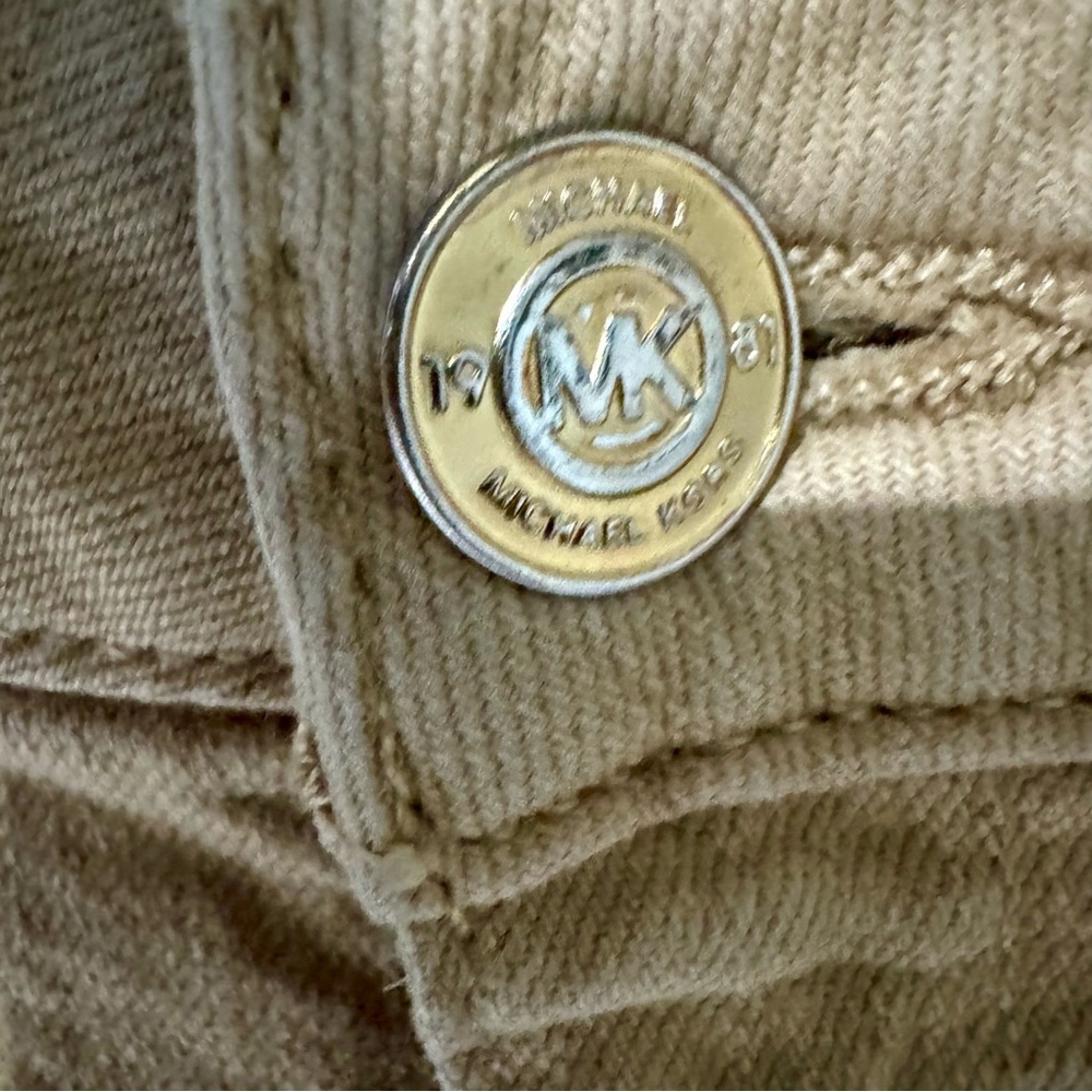 Michael Kors Tan Stretch Chinos 5 Pocket MK Logo Hardware Size 6 D16 - Picture 2 of 6